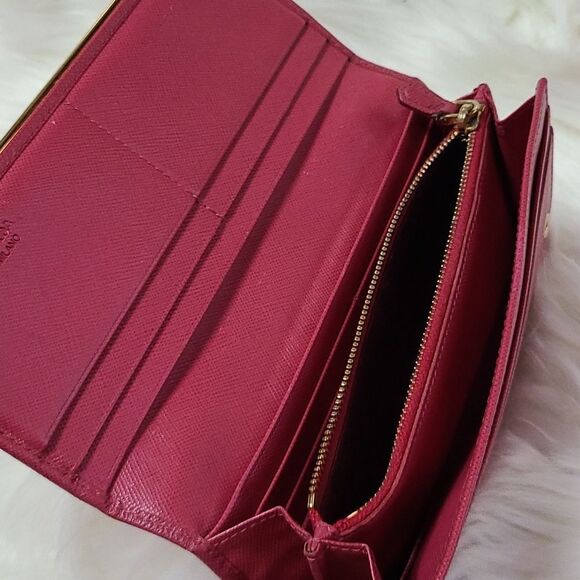 💯 Authentic Prada Safiano Long Wallet 🍀 - Picture 6 of 15